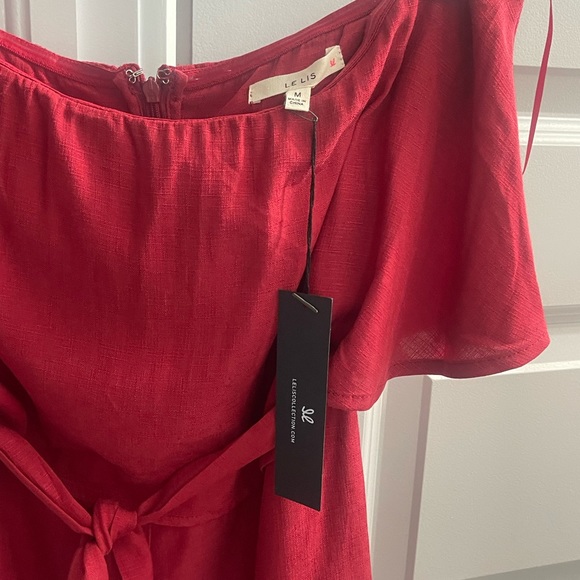 NWT - Le Lis Red Strapless Romper Size Medium - Picture 4 of 6